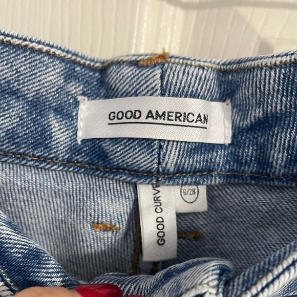 GOOD AMERICAN Curve Straight Jeans - Picture 9 of 15